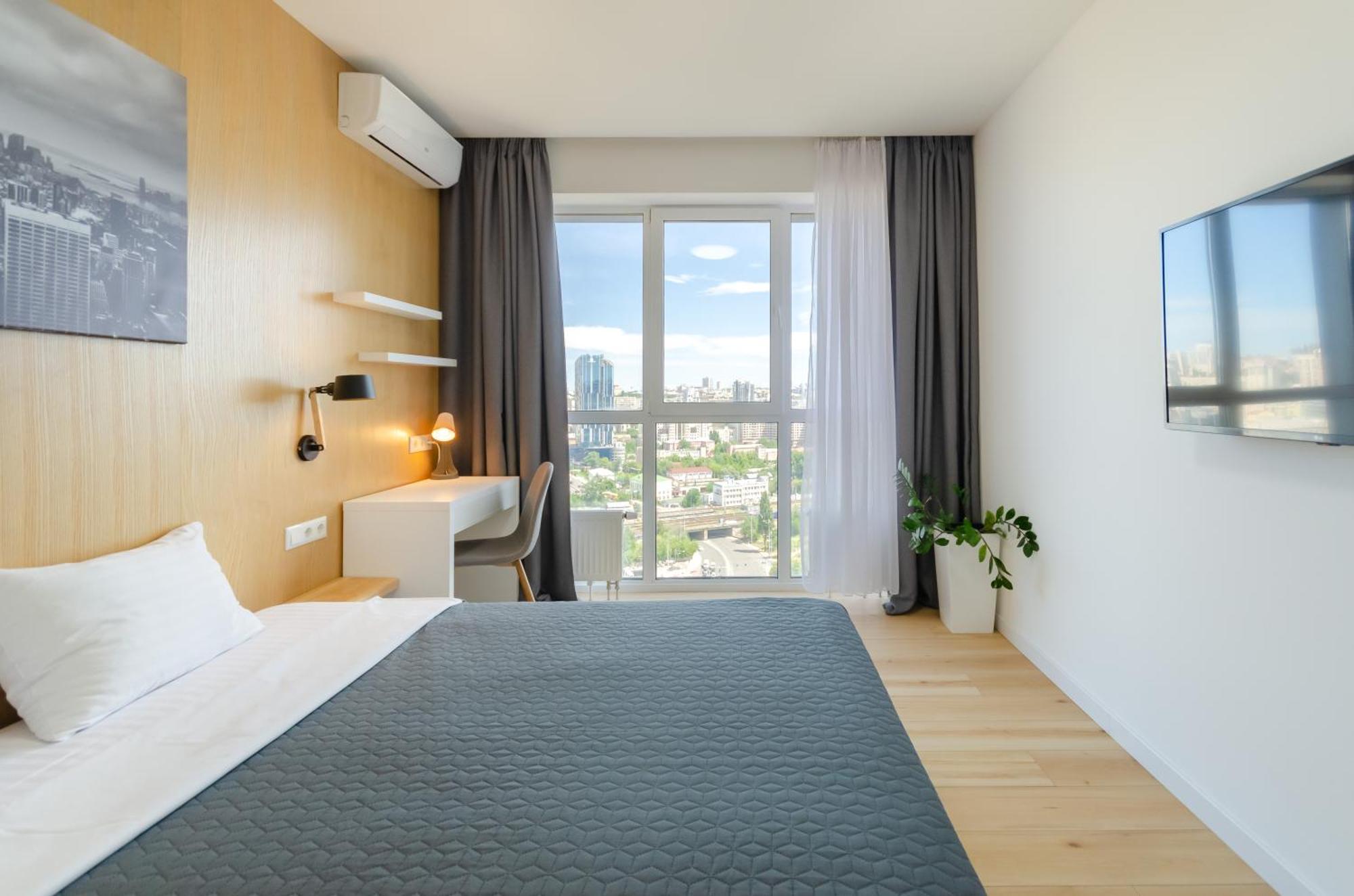 Petrovdom 205-206 Panoramic City View Apartments At Rc Kvartet, Central Railway Station Kiev Exteriör bild