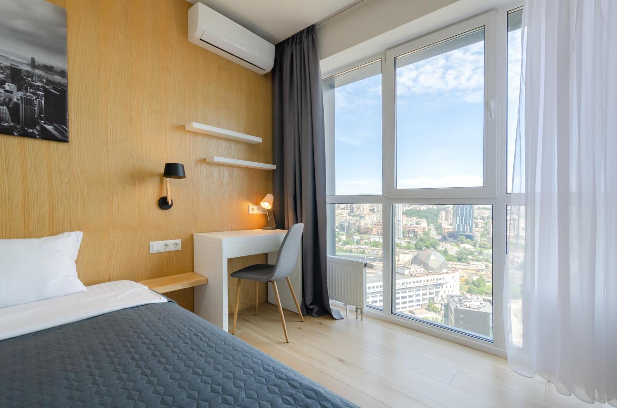Petrovdom 205-206 Panoramic City View Apartments At Rc Kvartet, Central Railway Station Kiev Exteriör bild